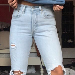 Vintage 501 Levi’s Light Wash Distressed Jeans